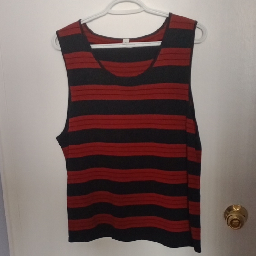 Vintage Pit To Pit 20.Chic Red and Black Sleeveless Top